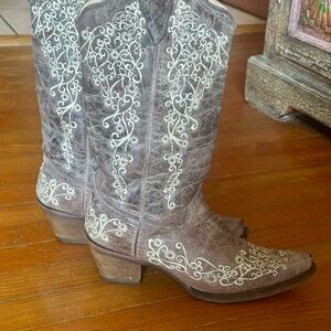 Corral Women's Crater With Bone Embroidery Cowgirl Boots With Snip Toe